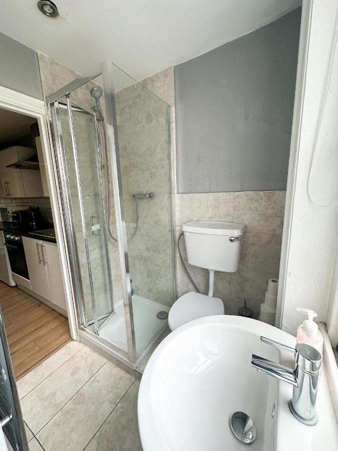 Number 27 Guesthouse Лондон Экстерьер фото